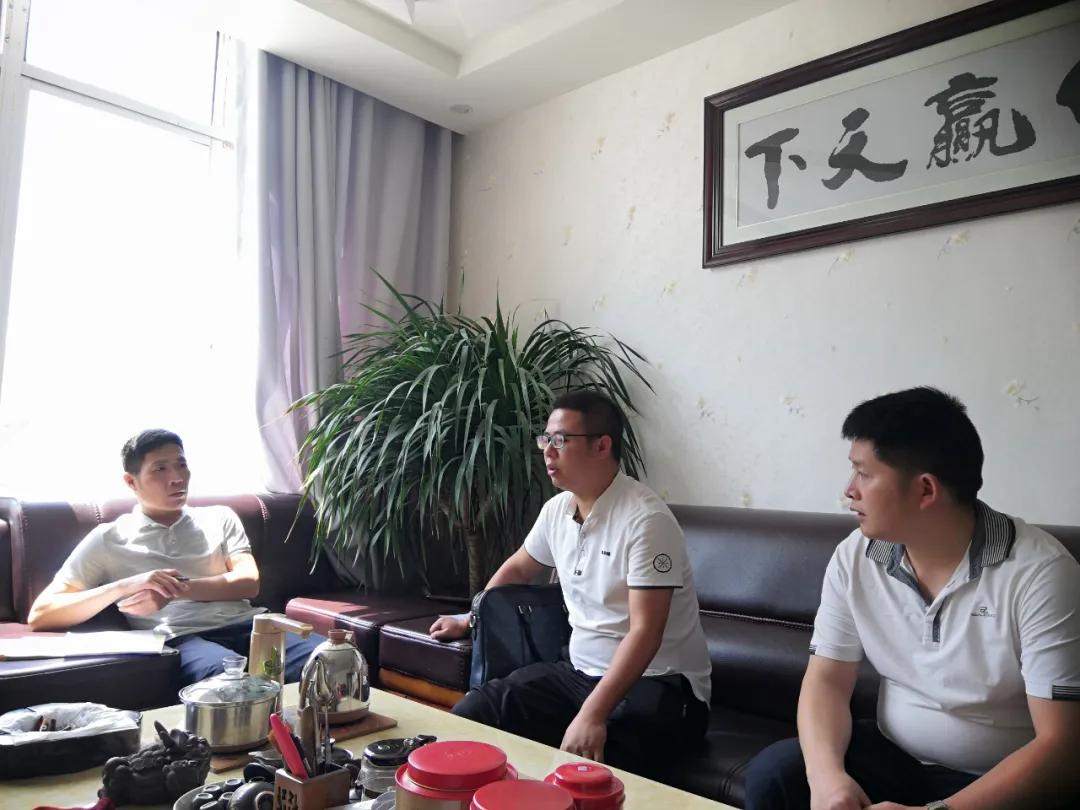 成立一家专门从事技术、商业和网络犯罪的律师事务所