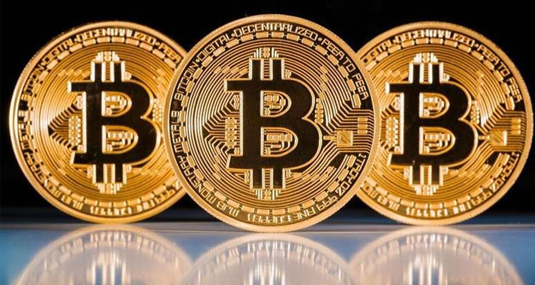 大型比特币钱包的囤积行为与其他钱包的出售趋势，Santiment的观察与解析